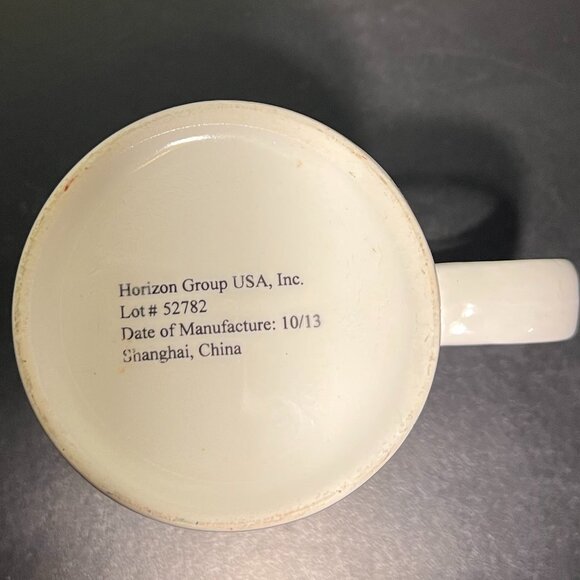 Vintage Sanrio HELLO KITTY Ceramic Mug with Love Letters, Mailbox and Hearts - Picture 8 of 8